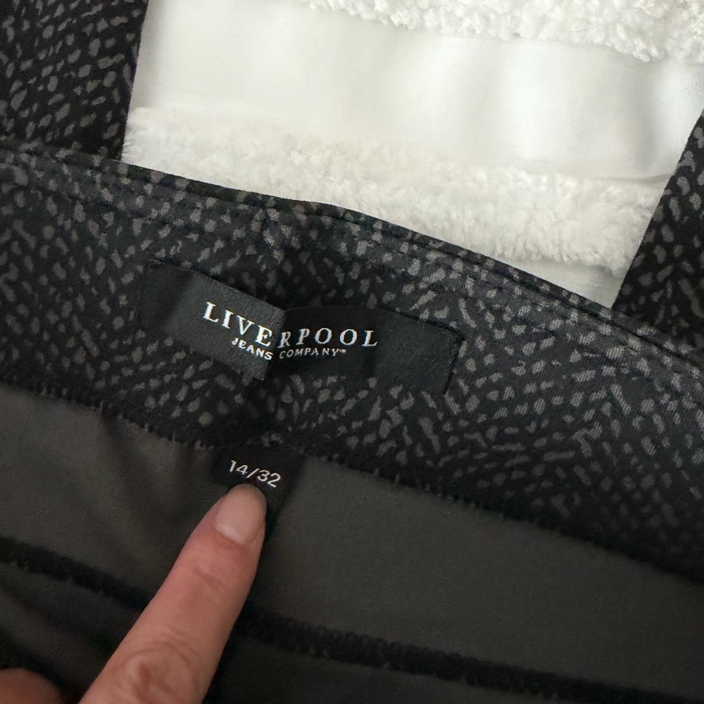 Liverpool Jeans Company Black Patterned Pants - Picture 4 of 11